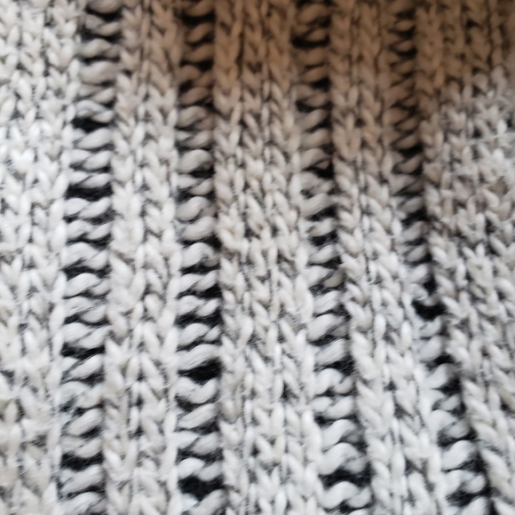 WALLFLOWER Dreamer Hoodie Denim Jean Jacket Sweater, Jr Girl Small - Picture 4 of 8